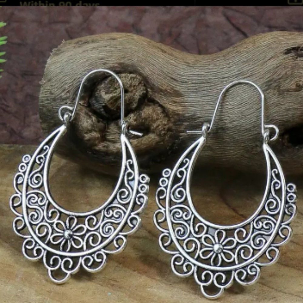 💝5/$25💖  Pretty swirly Filigree Boho Gypsy style Bali Floral earrings
